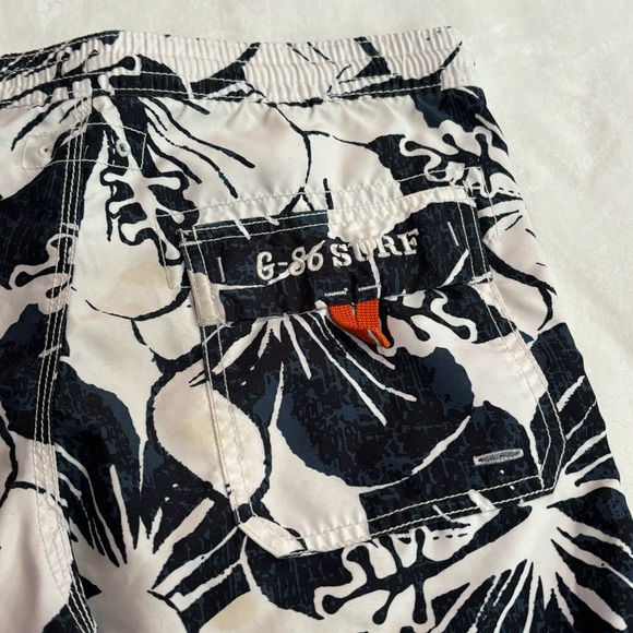 GAP KIDS Boy’s Floral Bathing Suit Swim Trunks Swim Shorts - navy, size XL (12) - Picture 4 of 4